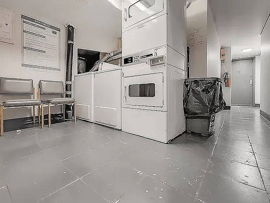 539 West 49th Street - Photo 9