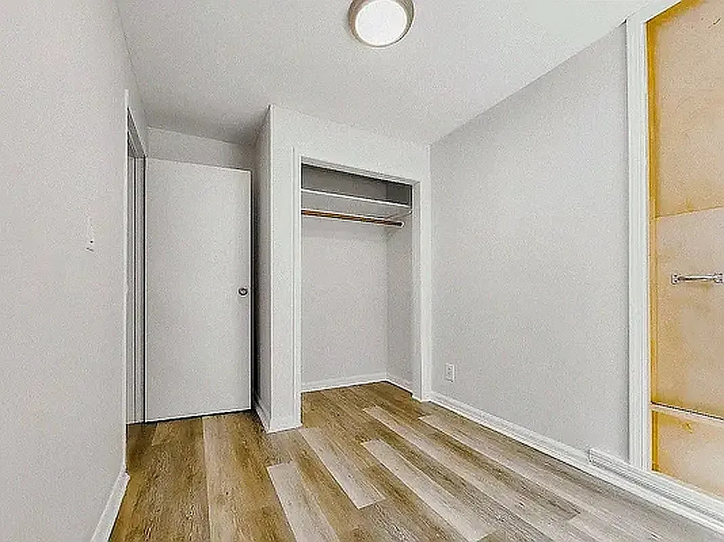 539 West 49th Street - Photo 4