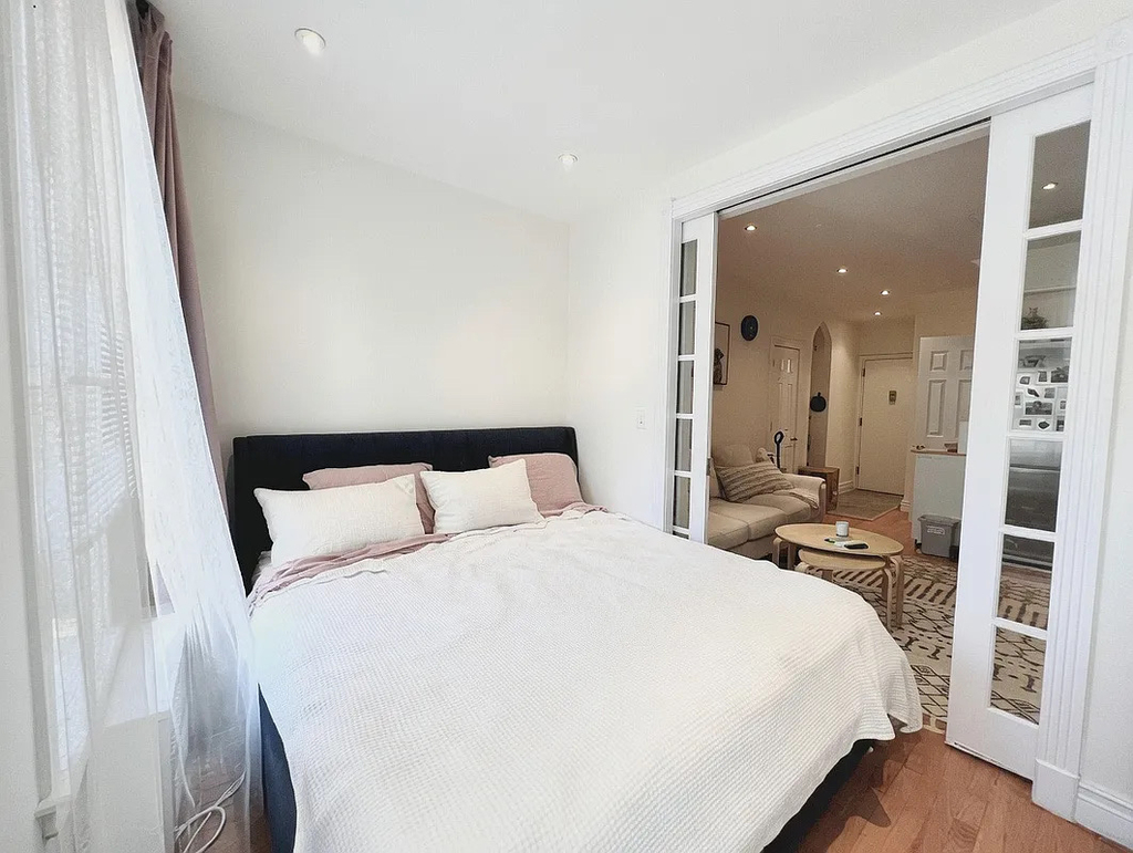 322 East 74th Street - Photo 4