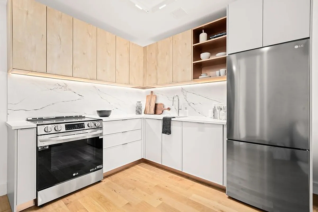 597 Grand Street - Photo 8