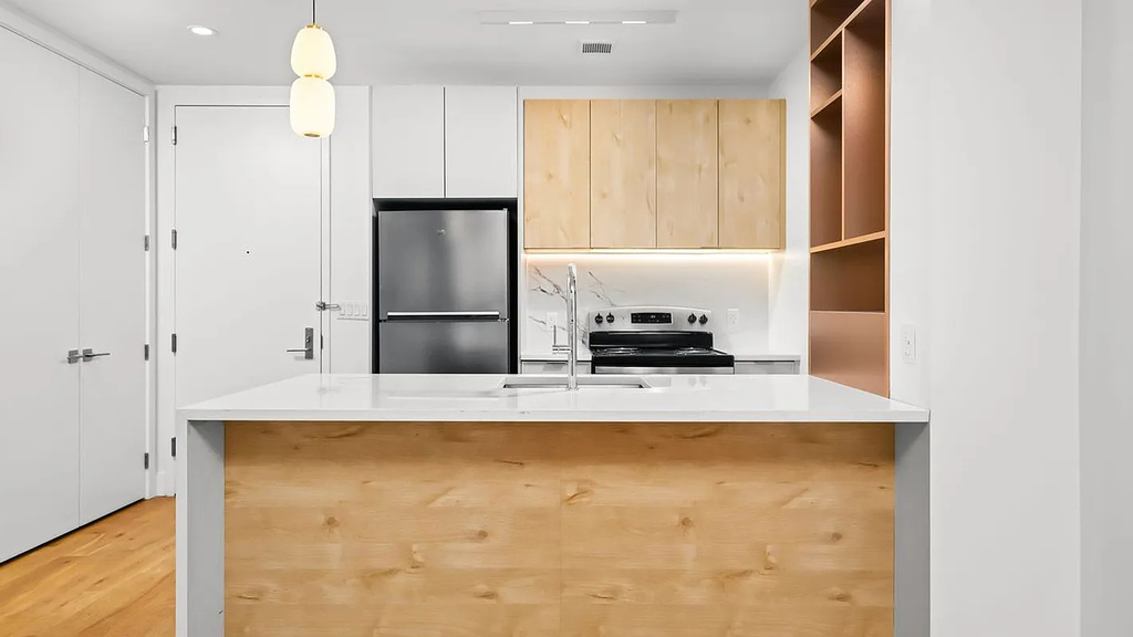 597 Grand Street - Photo 4