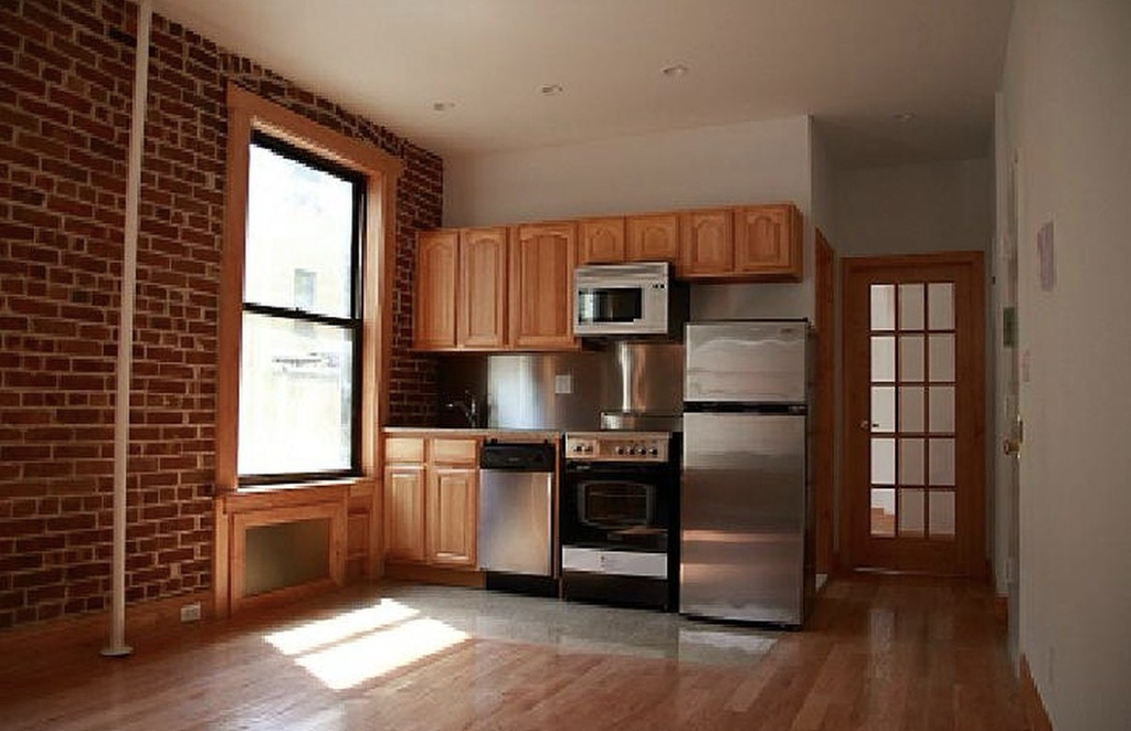 324 East 52nd Street - Photo 1