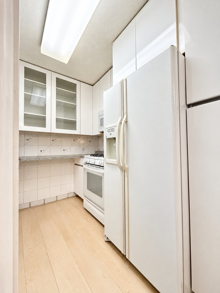 200 Rector Place - Photo 5