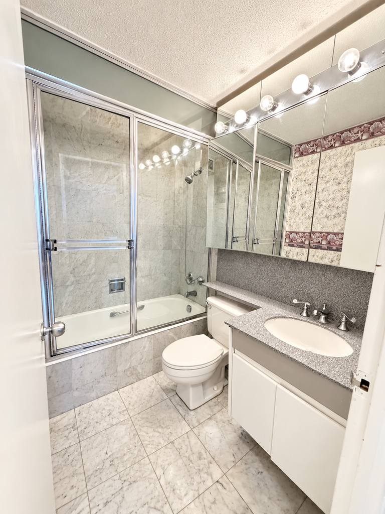 200 Rector Place - Photo 4