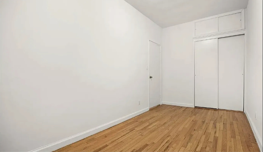 1640 York Avenue - Photo 4