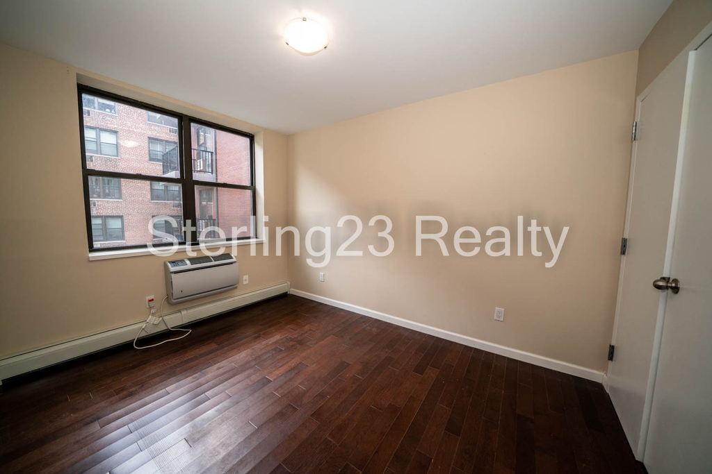 621 East 21st Street - Photo 4
