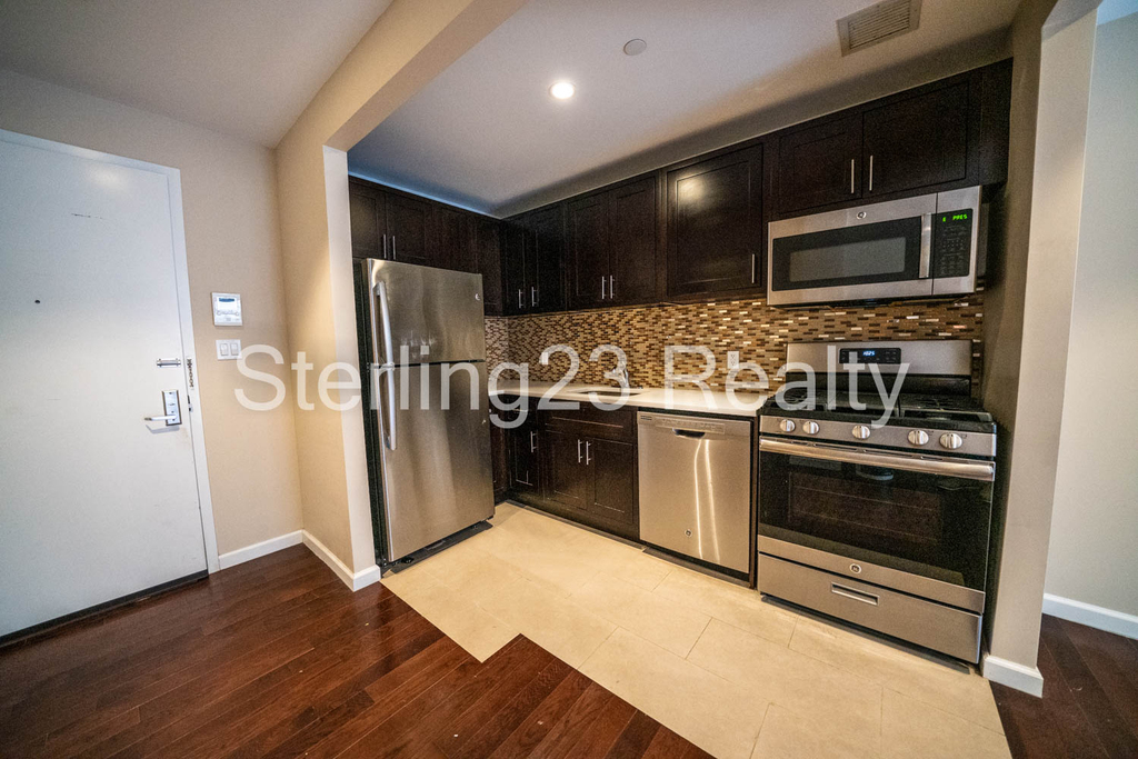 621 East 21st Street - Photo 7