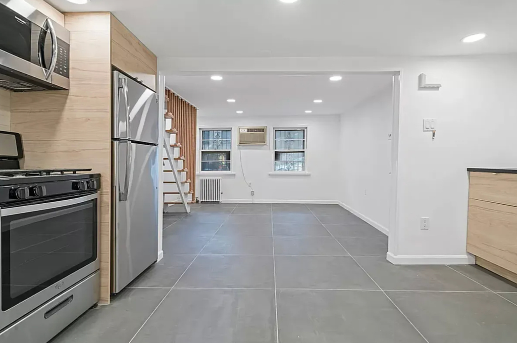 66 Devoe St - Photo 7
