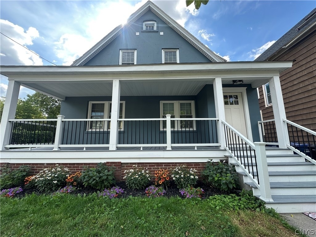 128 Getrude St - Photo 0
