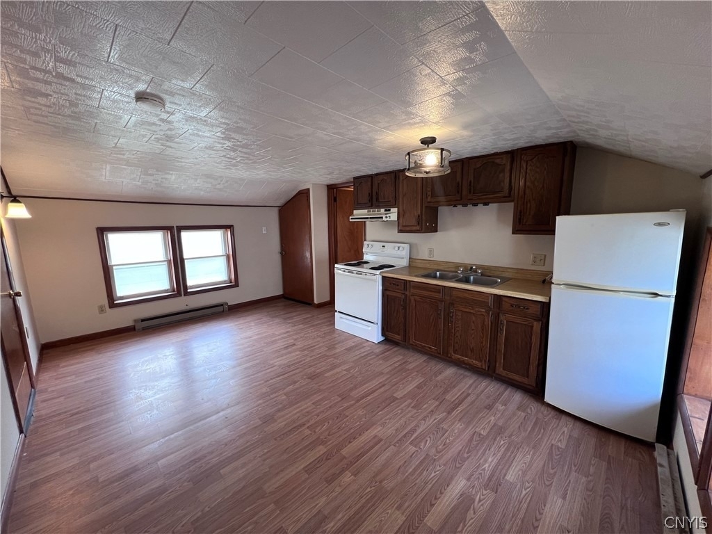 27 E 6th Street - Photo 4