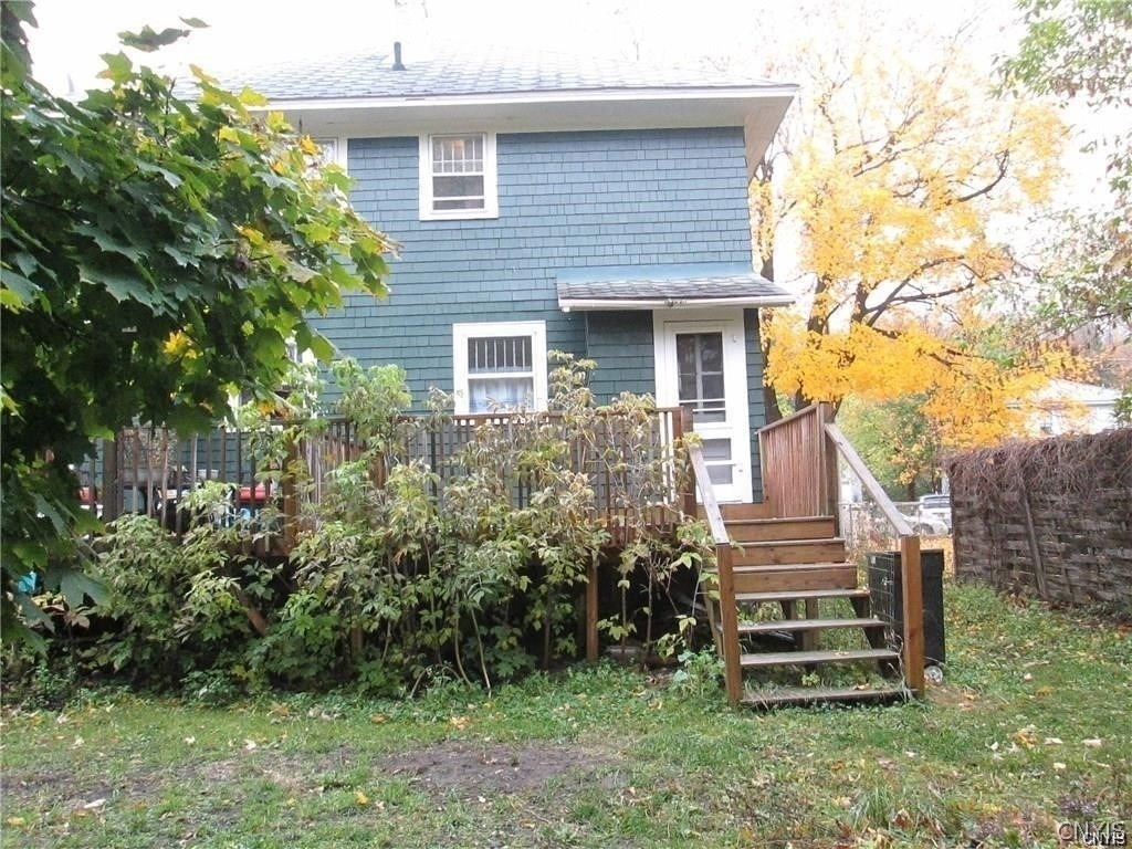 385 Pawling Street - Photo 15