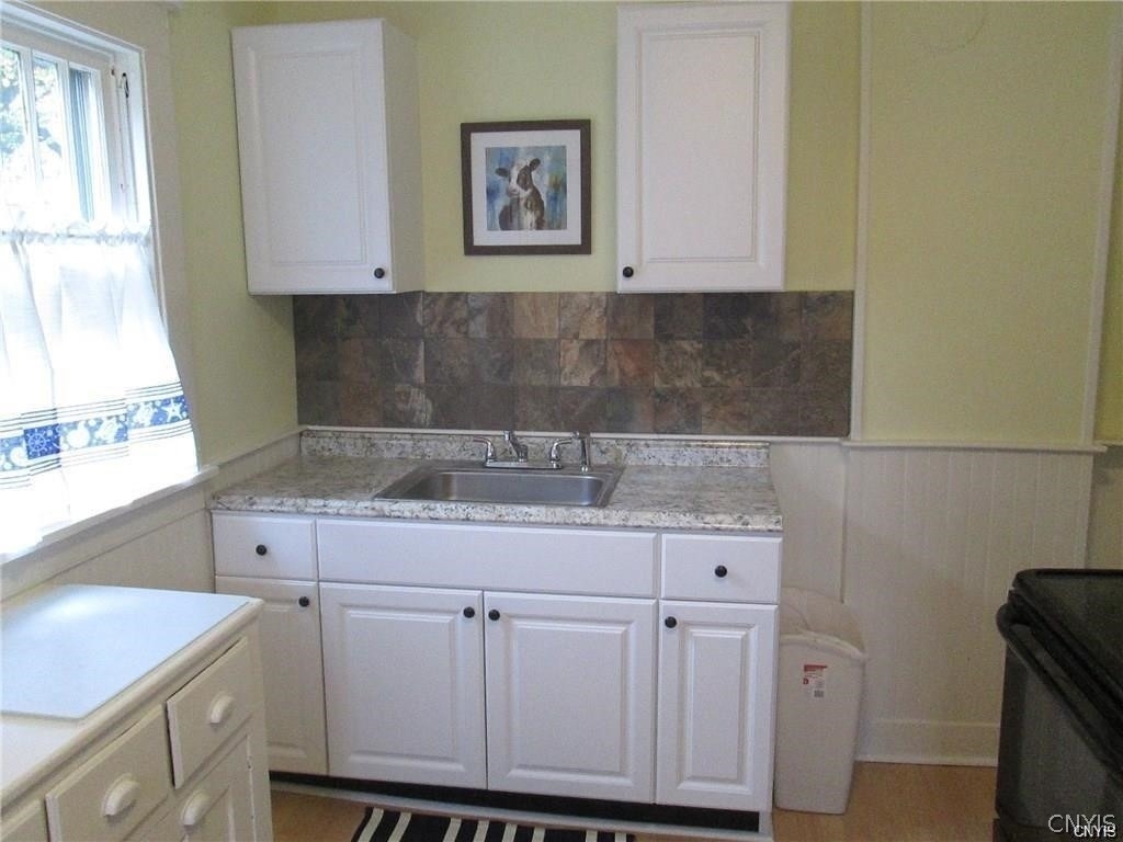 385 Pawling Street - Photo 8