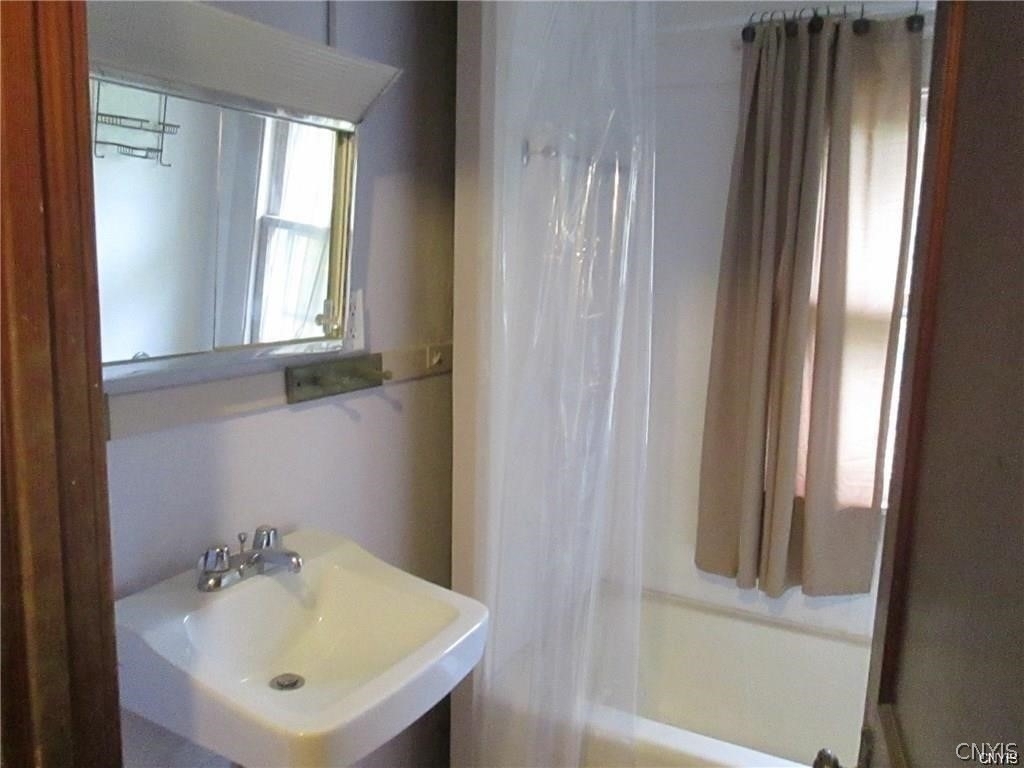 385 Pawling Street - Photo 11