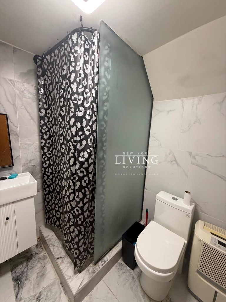 6818 Avenue L - Photo 2