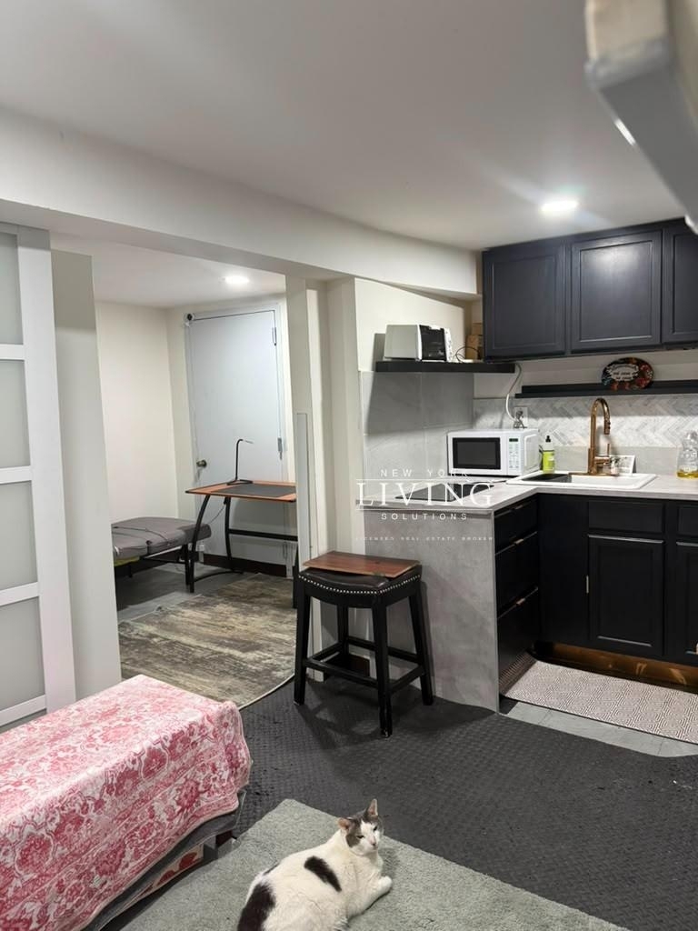 6818 Avenue L - Photo 3