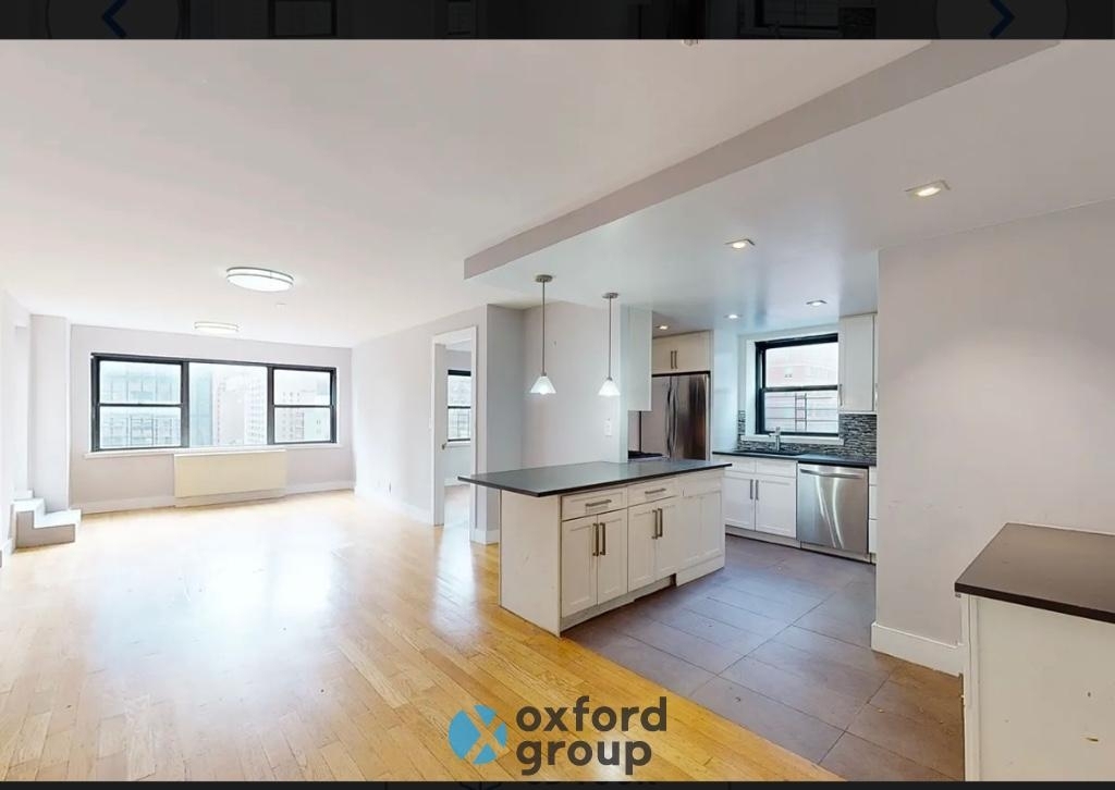 East 47th Street - Photo 3