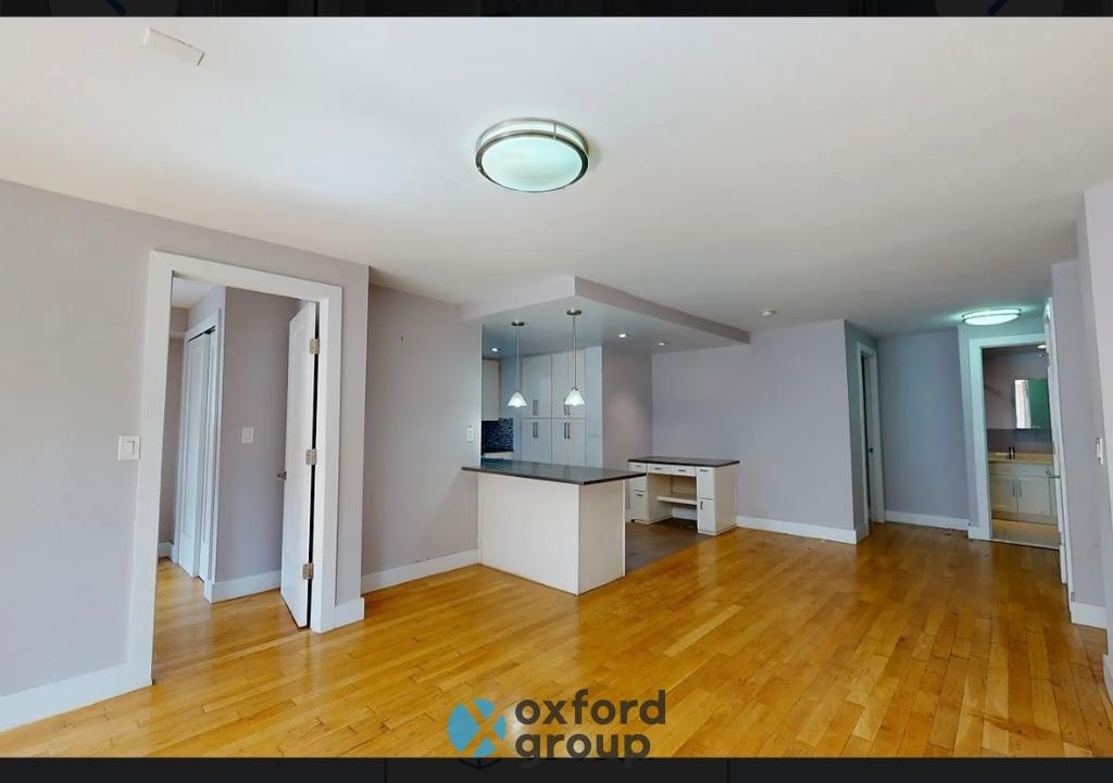 East 47th Street - Photo 4