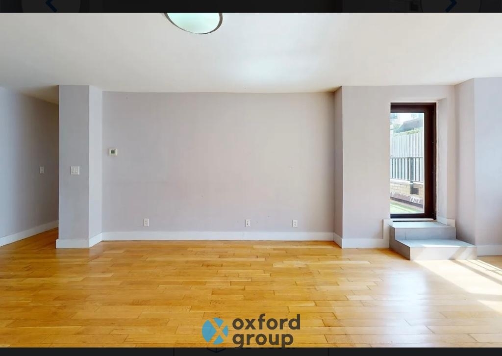 East 47th Street - Photo 2