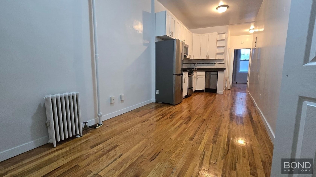 East 7th Street - Photo 2