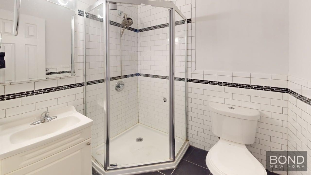 East 7th Street - Photo 11