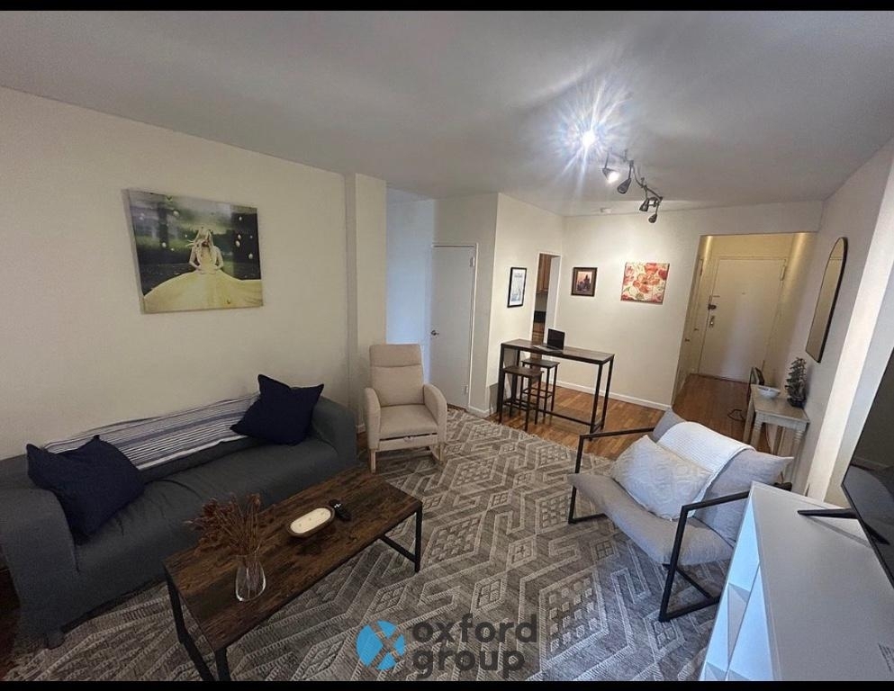 East 28th Street - Photo 2