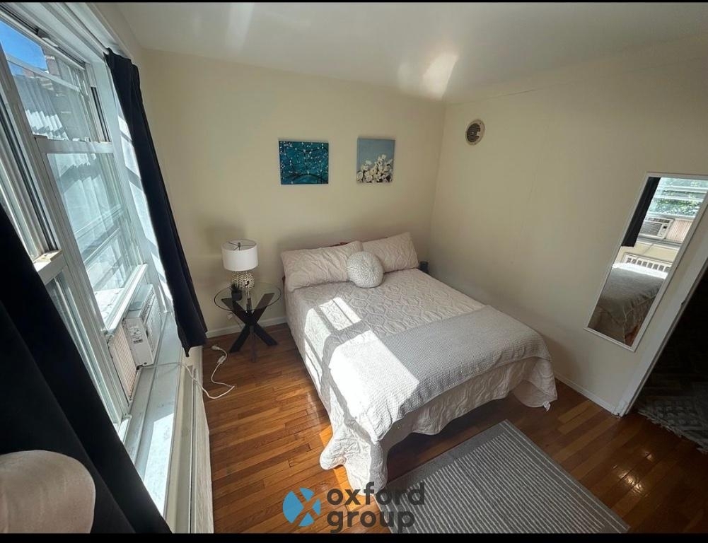 East 28th Street - Photo 4