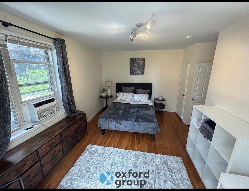 East 28th Street - Photo 3