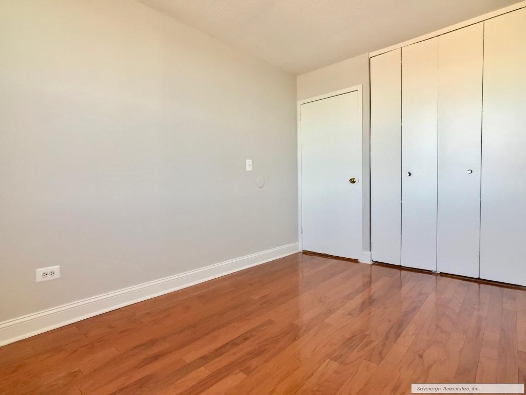 3333 Broadway - Photo 10