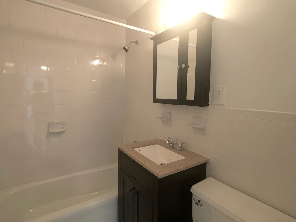 3333 Broadway - Photo 9