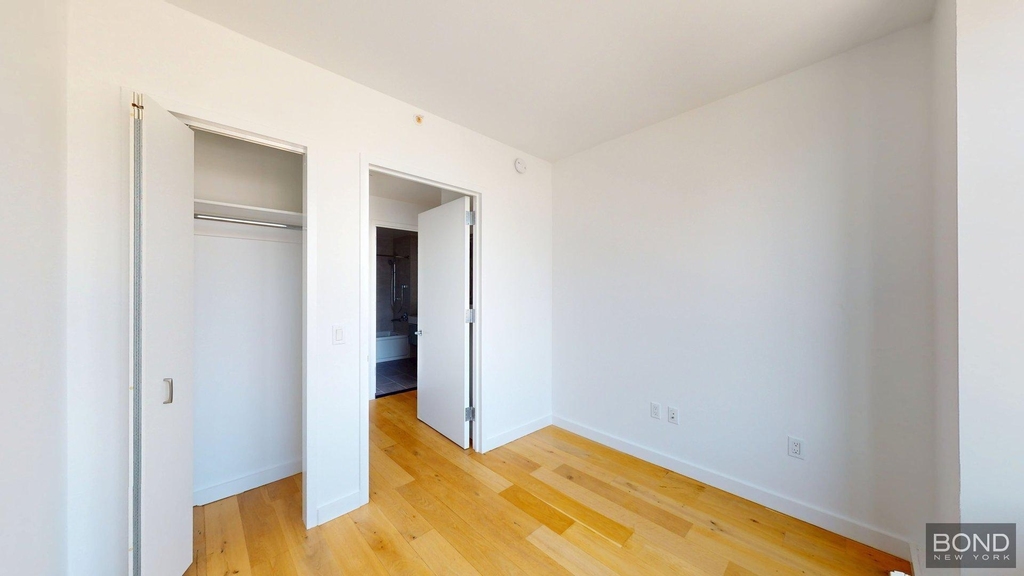 Northern Boulevard - Photo 2