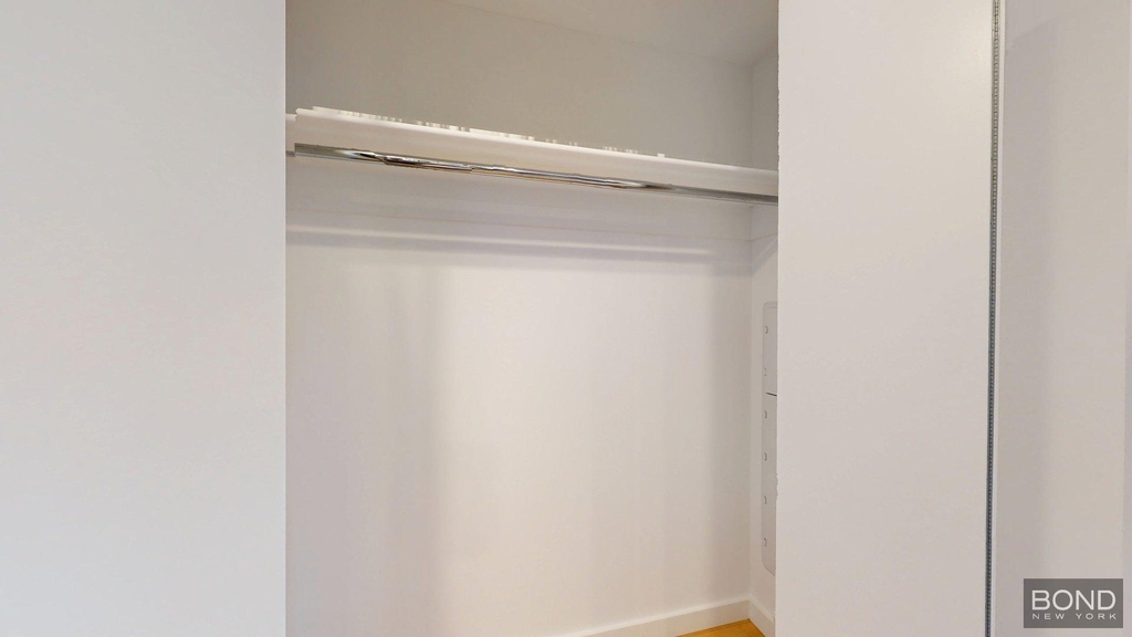 Northern Boulevard - Photo 5