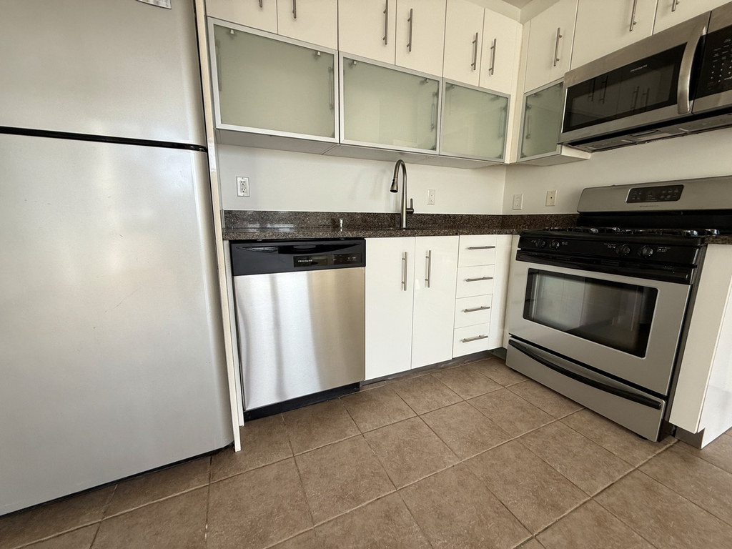 112 4th Avenue - Photo 3