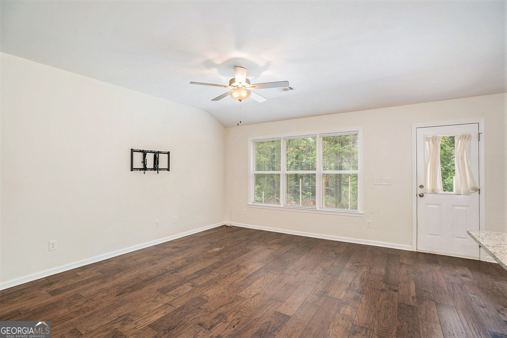 4940 Scott Road - Photo 2