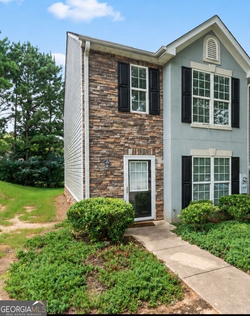 5619 Union Pointe Drive - Photo 0