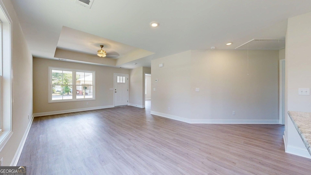 2 N Roundtree Street - Photo 2
