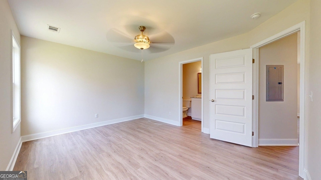 2 N Roundtree Street - Photo 12
