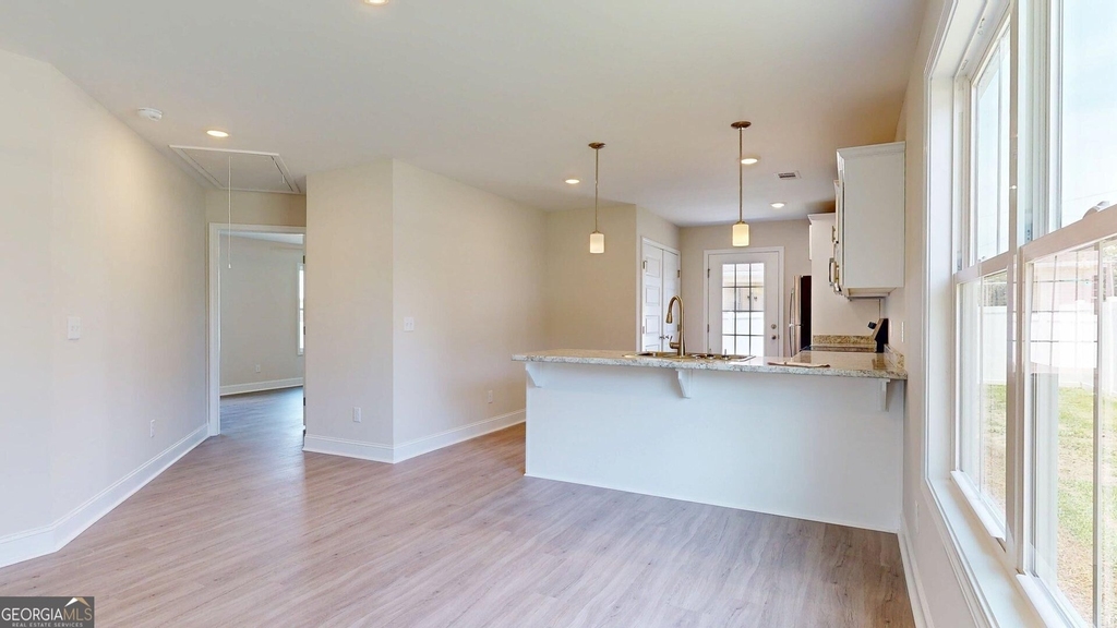 2 N Roundtree Street - Photo 1