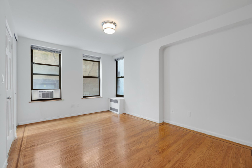 113 East 31st Street - Photo 3