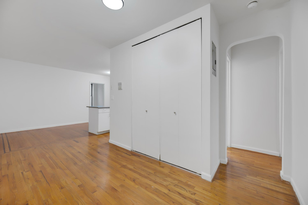 113 East 31st Street - Photo 2