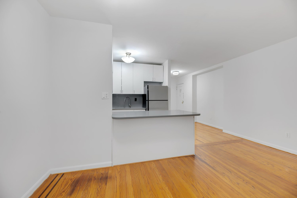 113 East 31st Street - Photo 1
