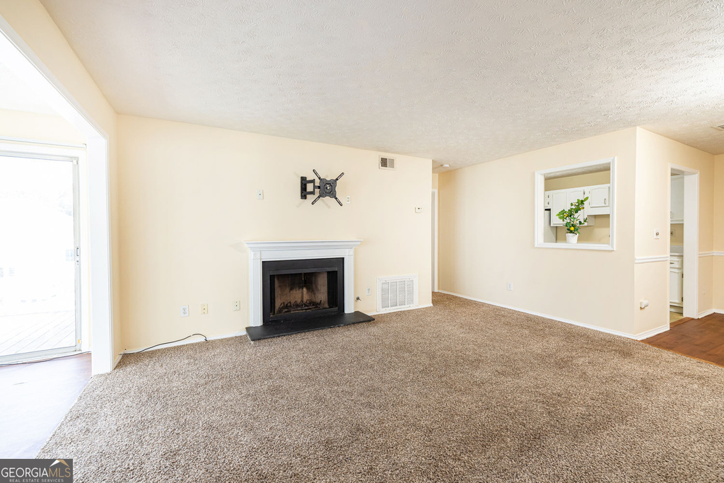 910 Augusta Drive Se - Photo 5