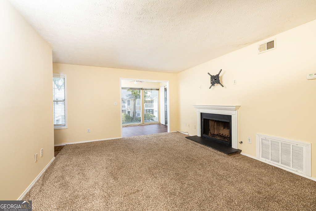 910 Augusta Drive Se - Photo 8