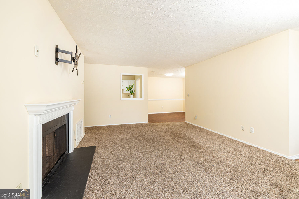 910 Augusta Drive Se - Photo 6