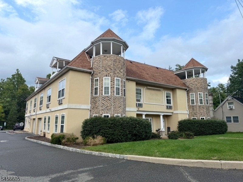106 Main St - Photo 0
