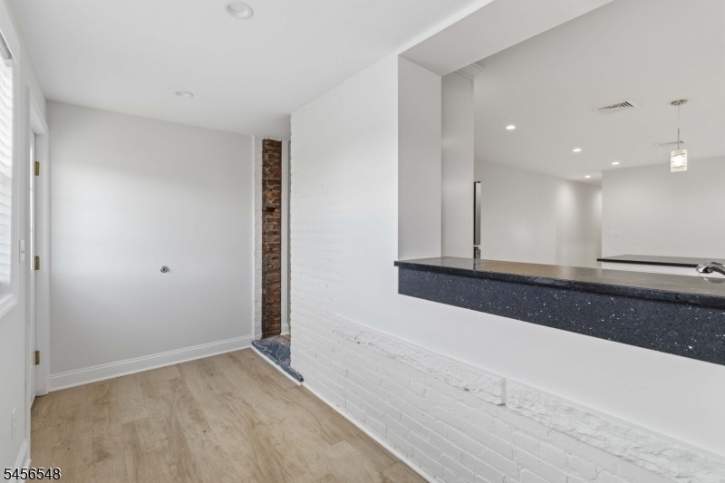40 Main St - Photo 9