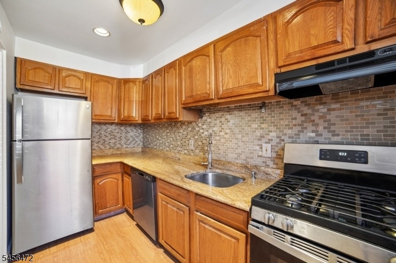 176 Millburn Ave - Photo 6