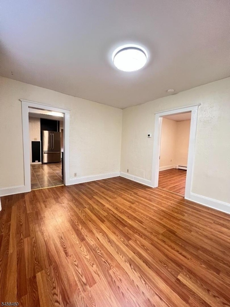 285 Rutherford Ave - Photo 4