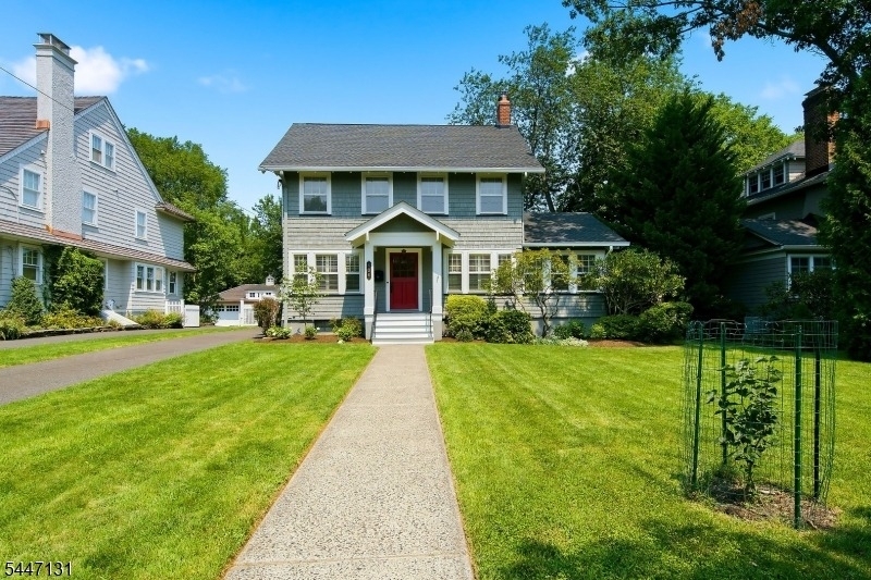 636 Prospect St - Photo 0