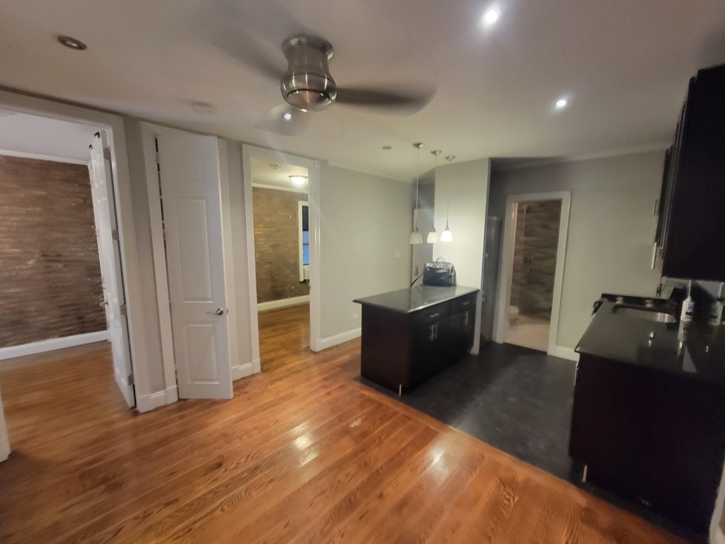 436 West 52nd Street - Photo 2
