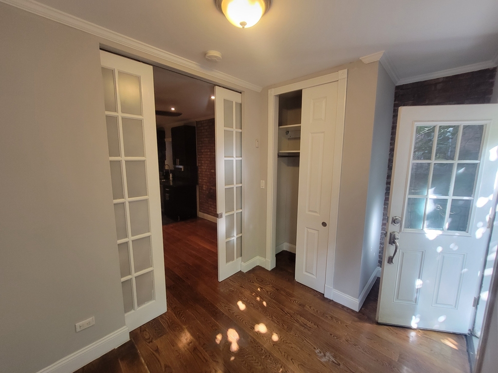 436 West 52nd Street - Photo 11